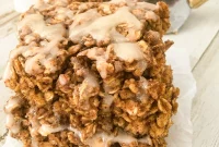 Cinnamon Roll Oatmeal with Cream Cheese Swirl