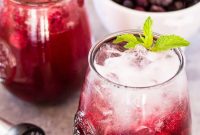 Low-Calorie Sangria Spritzer Recipe with Fresh Fruit