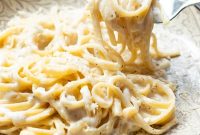 Creamy Fettuccine Alfredo: 30-Minute Vegetarian Recipe