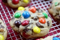 Crunchy Peanut Butter Chunk Cookies