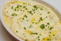 Creamy Rosemary and Roasted Garlic Mashed Potatoes