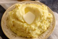 Creamy Garlic Mashed Potatoes Made in an Air Fryer