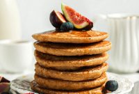 Fluffy Vegan Oat Flour Pancakes (Banana-Free)