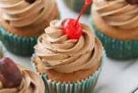 Root Beer Float Cupcakes with Vanilla Cream Frosting