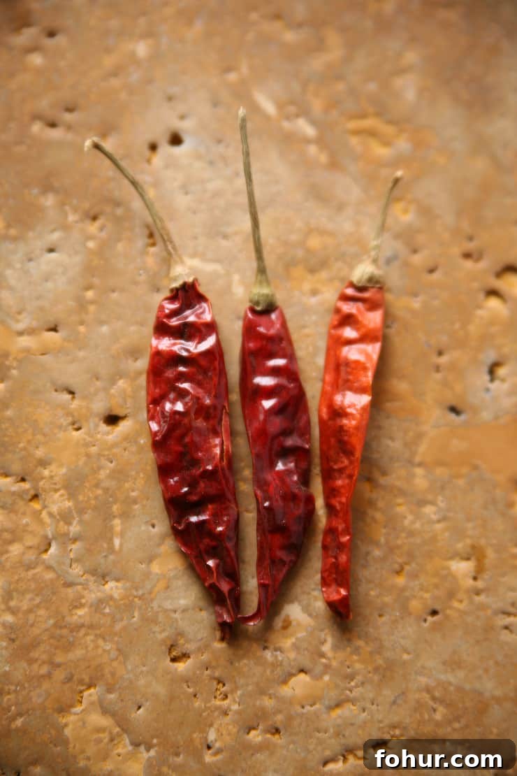 Mexican Chiles: Fresh and Dried Pepper Varieties 17 Dried chile de árbol peppers, slender hot Mexican chiles commonly used to make salsa de chile de árbol and salsa macha.