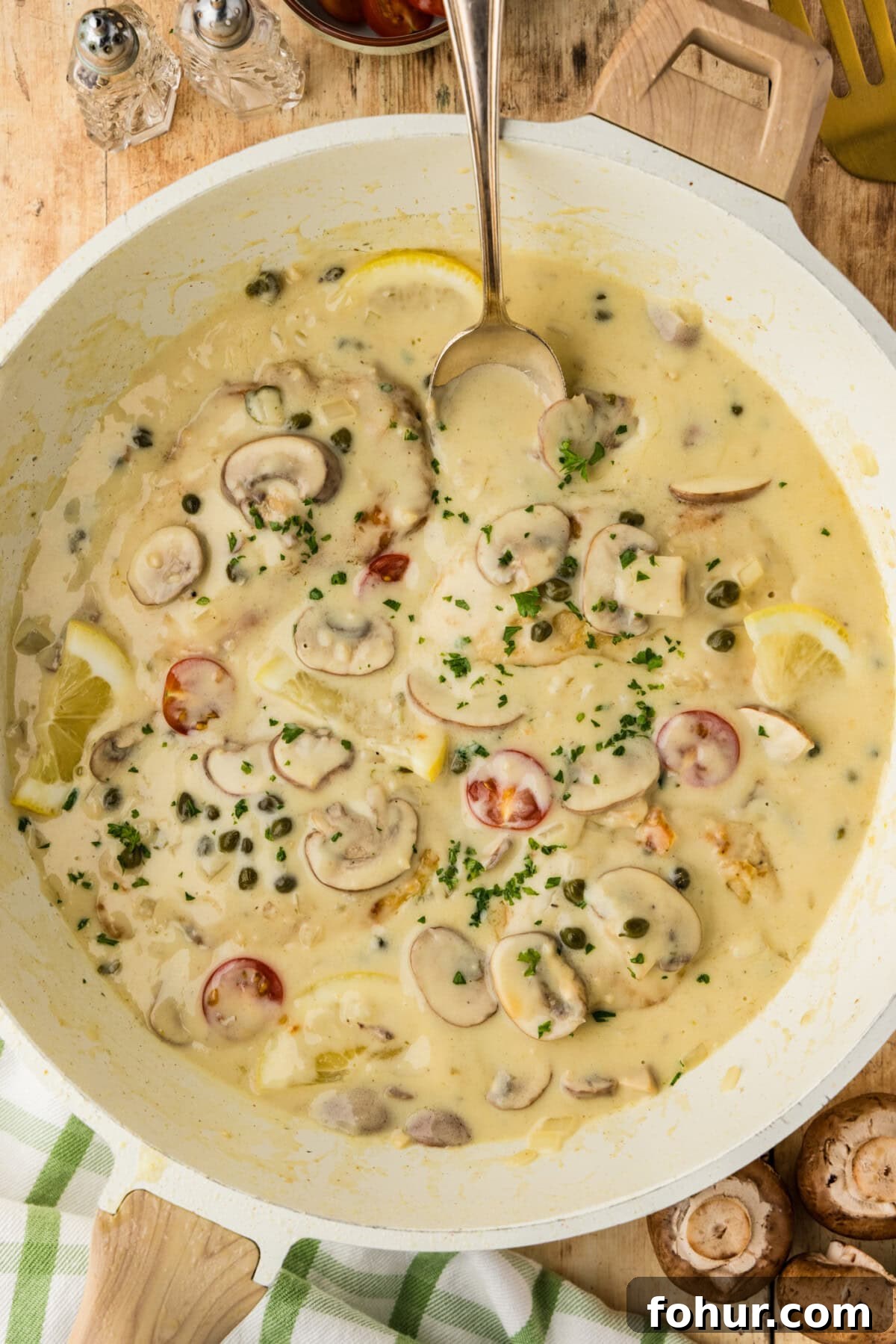 Crispy Chicken Scallopini with Lemon Butter Sauce 3 Chicken Scallopini in skillet