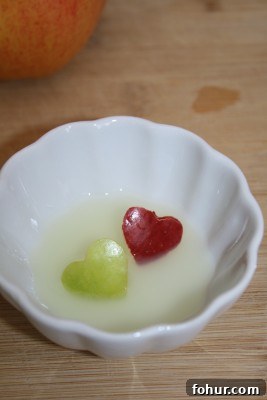 Apple hearts in lemon juice Apple hearts in lemon juice