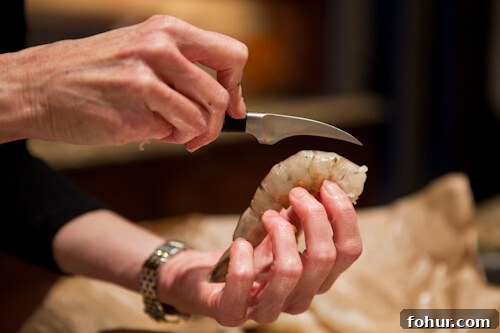 Cleaning raw shrimp
