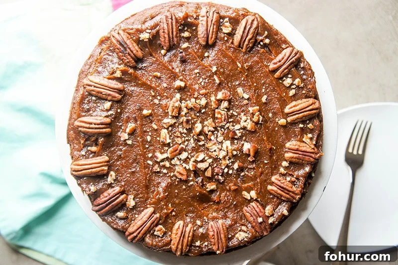 Sugar-Free Sticky Date Pudding with Caramel (Gluten-Free) 5 Sticky Date Pudding with Caramel Topping / This sugar free and gluten free treat tastes almost too good to be true! Sweet, moist, caramelly and subtly spicy.