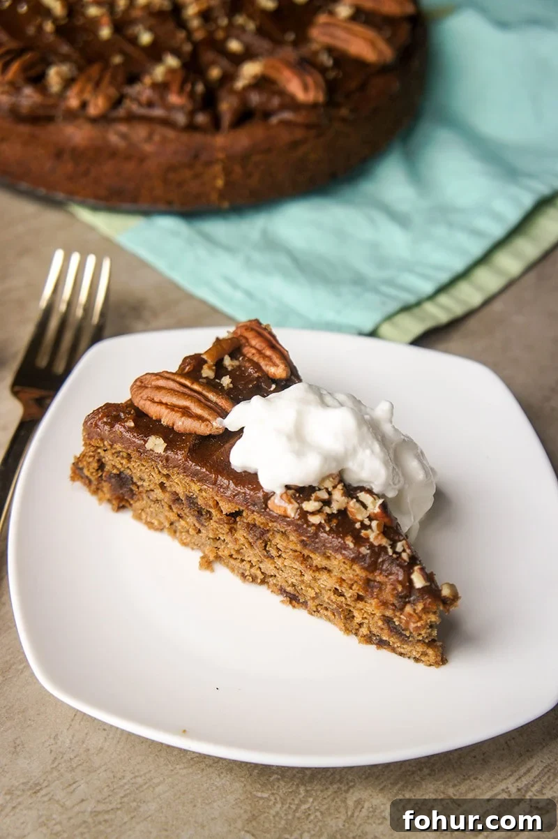 Sugar-Free Sticky Date Pudding with Caramel (Gluten-Free) 6 Sticky Date Pudding with Caramel Topping / This sugar free and gluten free treat tastes almost too good to be true! Sweet, moist, caramelly and subtly spicy.