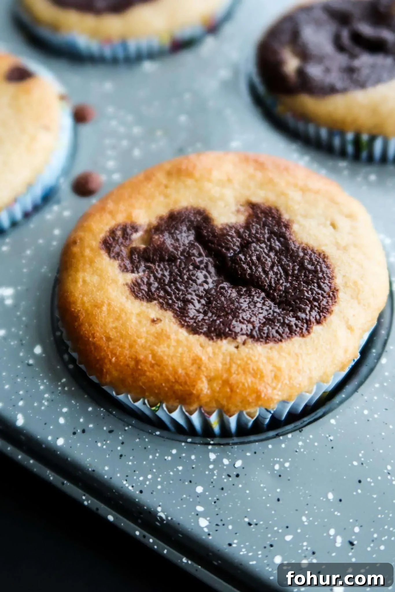 Almond Flour Muffins: Paleo and Gluten Free Recipe 4 Looking for some healthy easy breakfast ideas to make ahead and want some easy almond flour recipes to use up your almond flour? Try this healthy almond flour muffin recipe, it's super tasty, paleo and gluten free and it has chocolate in it.