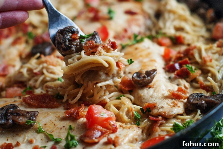 One-Pan Smothered Chicken Skillet with Creamy Gravy 2 One Pan Smothered Chicken Skillet